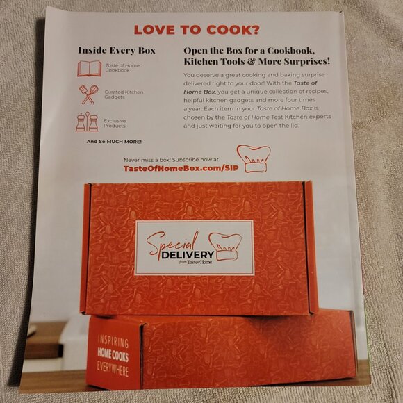 M213. Taste Of Home 2021 Holiday Baking Magazine - Picture 2 of 2